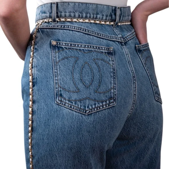 CHANEL 23N COCO NEIGE BLUE STRAIGHT JEANS WITH WHITE LEATHER CHAIN TRIMS SIZE 36 - Picture 4 of 16